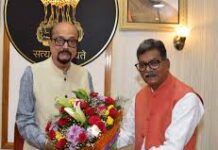 राज्यपाल डेका से नेता प्रतिपक्ष महंत ने सौजन्य भेंट की राज्यपाल डेका से नेता प्रतिपक्ष महंत ने सौजन्य भेंट की