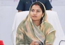 मंत्री लक्ष्मी राजवाड़े ने 600 छात्राओं को दिखाई द केरल स्टोरी 2 मंत्री लक्ष्मी राजवाड़े ने 600 छात्राओं को दिखाई द केरल स्टोरी 2