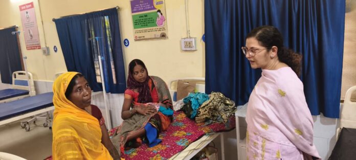 download (1) कोरिया : कलेक्टर ने की स्वास्थ्य केंद्रों का औचक निरीक्षण