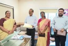 झारखंड के सूचना एवं जनसंपर्क विभाग की टीम ने छत्तीसगढ़ संवाद द्वारा प्रकाशित ‘रोजगार और नियोजन’ की ली जानकारी झारखंड के सूचना एवं जनसंपर्क विभाग की टीम ने छत्तीसगढ़ संवाद द्वारा प्रकाशित ‘रोजगार और नियोजन’ की ली जानकारी