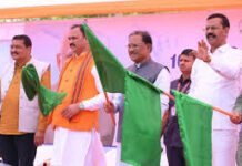 प्रदेश की लाइफलाइन हुई सशक्त: मुख्यमंत्री विष्णुदेव साय ने 370 नई एम्बुलेंस को दिखाई हरी झंडी प्रदेश की लाइफलाइन हुई सशक्त: मुख्यमंत्री विष्णुदेव साय ने 370 नई एम्बुलेंस को दिखाई हरी झंडी