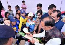 मुख्यमंत्री विष्णु देव साय ने इचकेला की बालिका क्रिकेट खिलाड़ियों को किया सम्मानित: क्रिकेट किट प्रदान कर बढ़ाया उत्साह मुख्यमंत्री विष्णु देव साय ने इचकेला की बालिका क्रिकेट खिलाड़ियों को किया सम्मानित: क्रिकेट किट प्रदान कर बढ़ाया उत्साह