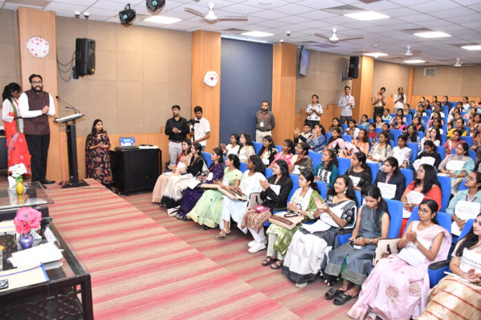 बजट क्वेस्ट 2026: MY भारत छत्तीसगढ़ ने महिला आरक्षण विधेयक पर 'मॉक पार्लियामेंट' का आयोजन किया