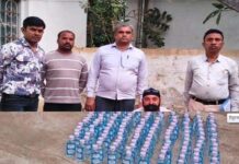 रिहायशी मकान से महाराष्ट्र निर्मित ‘संत्री’ शराब बरामद…आरोपी पर प्रकरण दर्ज रिहायशी मकान से महाराष्ट्र निर्मित ‘संत्री’ शराब बरामद...आरोपी पर प्रकरण दर्ज