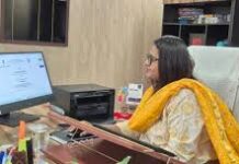 मोहला : लॉ एंड ऑर्डर को लेकर कलेक्टर एवं एसपी ने ली समीक्षा बैठक मोहला : लॉ एंड ऑर्डर को लेकर कलेक्टर एवं एसपी ने ली समीक्षा बैठक