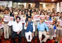 भोपाल के मेधावी विद्यार्थियों से मिले मंत्री सारंग भोपाल के मेधावी विद्यार्थियों से मिले मंत्री सारंग