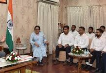 राज्यपाल डेका से प्रशिक्षणरत नायब तहसीलदारों ने की सौजन्य भेंट राज्यपाल डेका से प्रशिक्षणरत नायब तहसीलदारों ने की सौजन्य भेंट