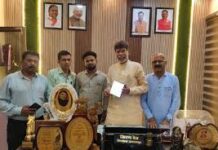 विधायक किरण देव ने मोबाइल ऐप से स्वयं की अपने परिवार की जनगणना विधायक किरण देव ने मोबाइल ऐप से स्वयं की अपने परिवार की जनगणना