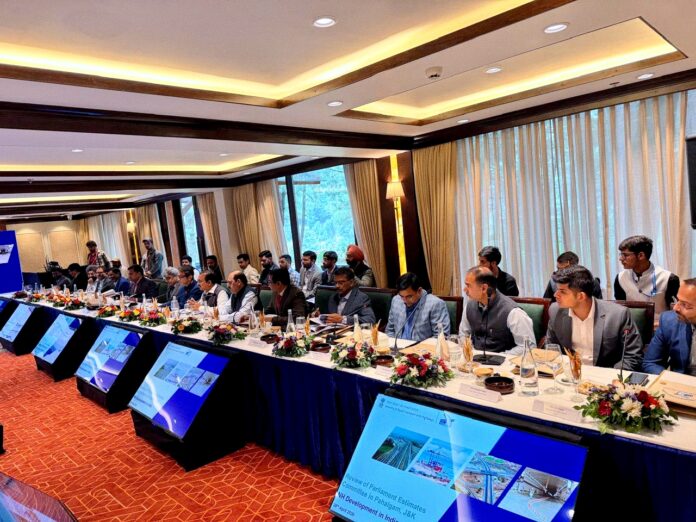 दूरस्थ गांवों तक डिजिटल कनेक्टिविटी और सड़कों के विस्तार पर जोर, प्राक्कलन समिति में बृजमोहन अग्रवाल के महत्वपूर्ण सुझाव