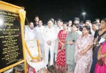 ट्रेफिक सिंग्नल में प्रतीक्षा करने वालों को अब तेज धूप व बारिश में नहीं होगी परेशानी चौक.चौराहों में बनेंगे प्रतीक्षा शेड ट्रेफिक सिंग्नल में प्रतीक्षा करने वालों को अब तेज धूप व बारिश में नहीं होगी परेशानी चौक.चौराहों में बनेंगे प्रतीक्षा शेड