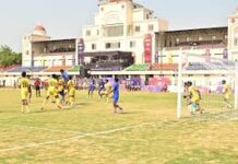 फुटबॉल में छत्तीसगढ़ को रजत पदक : फाइनल में कड़े मुकाबले में पश्चिम बंगाल से 0-1 से मिली हार फुटबॉल में छत्तीसगढ़ को रजत पदक : फाइनल में कड़े मुकाबले में पश्चिम बंगाल से 0-1 से मिली हार