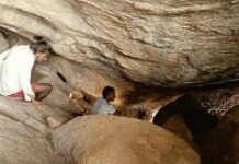 गढ़पहाड़ की गुफाओं में झलकती प्रागैतिहासिक सभ्यता की अनूठी विरासत गढ़पहाड़ की गुफाओं में झलकती प्रागैतिहासिक सभ्यता की अनूठी विरासत