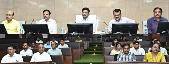 download (2) चार जिले के सहायक आयुक्त को शो-कॉज नोटिस