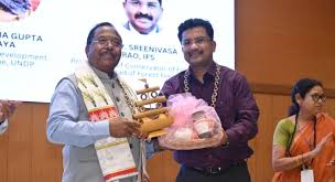 download (2) प्रकृति में जनजातीयों की अटूट आस्था, देवी-देवताओं के वास से जल जंगल का हो रहा संरक्षण व संवर्धन: मंत्री रामविचार नेताम