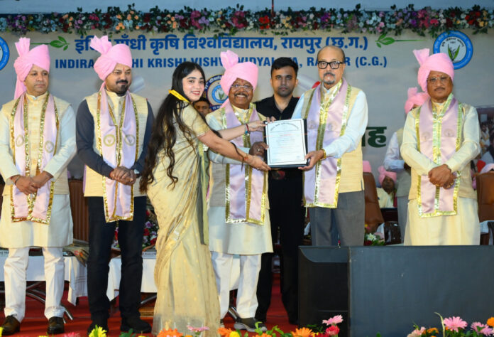 ’इकोनॉमी के विकास के लिए वैल्यू एडिशन आधारित उत्पादन करना होगा - राज्यपाल डेका’