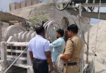 भिलाईखुर्द दुर्घटना मामले की संयुक्त जांच दल ने की मौके पर जांच भिलाईखुर्द दुर्घटना मामले की संयुक्त जांच दल ने की मौके पर जांच