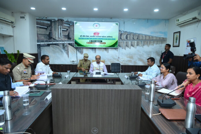 राज्यपाल ने धमतरी में जल संरक्षण, स्वास्थ्य एवं जनकल्याण पर दिया विशेष जोर