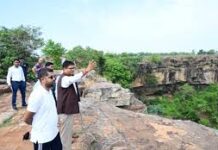 वित्त मंत्री ओपी चौधरी ने मटनार बैराज परियोजना का किया निरीक्षण वित्त मंत्री ओपी चौधरी ने मटनार बैराज परियोजना का किया निरीक्षण