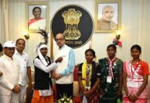 अंतरराष्ट्रीय रेडक्रॉस दिवस पर राज्यपाल डेका ने दिया रेडक्रॉस गतिविधियों के लिए सहयोग बढ़ाने पर जोर अंतरराष्ट्रीय रेडक्रॉस दिवस पर राज्यपाल डेका ने दिया रेडक्रॉस गतिविधियों के लिए सहयोग बढ़ाने पर जोर