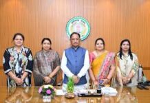 नारी शक्ति वंदन के संकल्प को मिला महिलाओं का व्यापक समर्थन नारी शक्ति वंदन के संकल्प को मिला महिलाओं का व्यापक समर्थन