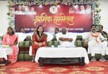 श्रमिकों के सम्मान से सशक्त हो रहा छत्तीसगढ़ : योजनाओं का विस्तार और जमीनी असर श्रमिकों के सम्मान से सशक्त हो रहा छत्तीसगढ़ : योजनाओं का विस्तार और जमीनी असर