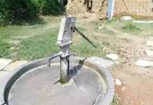 एमसीबी : तपती गर्मी में राहत की बूंदें : थोरगी में हैंडपंप सुधार से ग्रामीणों को मिली बड़ी राहत एमसीबी : तपती गर्मी में राहत की बूंदें : थोरगी में हैंडपंप सुधार से ग्रामीणों को मिली बड़ी राहत