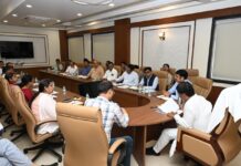 सहकारिता सप्ताह को जनआंदोलन बनाने की तैयारी…राज्य स्तरीय आयोजन को लेकर मंत्री केदार कश्यप ने ली समीक्षा बैठक सहकारिता सप्ताह को जनआंदोलन बनाने की तैयारी...राज्य स्तरीय आयोजन को लेकर मंत्री केदार कश्यप ने ली समीक्षा बैठक