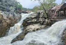 विशेष लेख : प्रकृति की गोद में बसा जशपुर का अनुपम पर्यटन स्थल ‘रानीदाह‘ विशेष लेख : प्रकृति की गोद में बसा जशपुर का अनुपम पर्यटन स्थल ‘रानीदाह‘