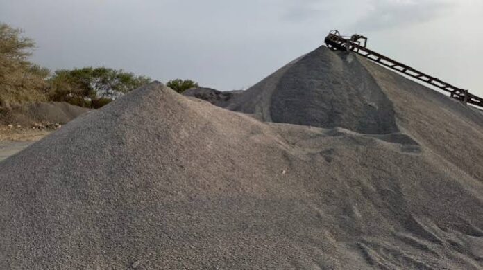 मुख्यमंत्री विष्णु देव साय के निर्देश लगातार कार्रवाई से अवैध खनन गतिविधियों पर लग रहा है प्रभावी अंकुश