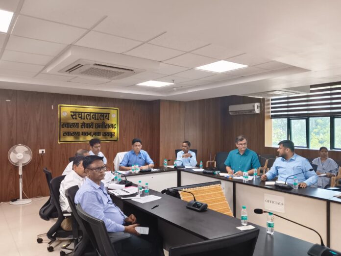 स्वास्थ्य सचिव ने की शासकीय मेडिकल कॉलेजों और सुपरस्पेशियलिटी अस्पतालों के कामकाज की गहन समीक्षा