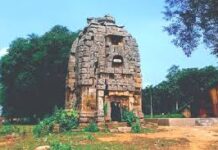 बिना गारा-चूने के बना चमत्कारी घाघरा मंदिर, प्राचीन भारतीय वास्तुकला का अद्भुत और रहस्यमयी नमूना बिना गारा-चूने के बना चमत्कारी घाघरा मंदिर, प्राचीन भारतीय वास्तुकला का अद्भुत और रहस्यमयी नमूना