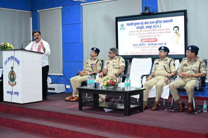 उप मुख्यमंत्री विजय शर्मा 33 प्रशिक्षु उप पुलिस अधीक्षकों के बुनियादी प्रशिक्षण सत्र शुभारंभ में हुए शामिल