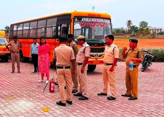 download (2) जगदलपुर : शैक्षणिक संस्थानों के बसों एवं अन्य वाहनों की 19 एवं 20 जून को होगी जांच