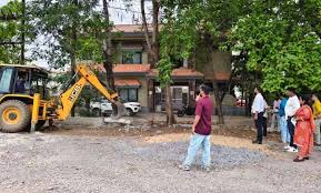 download (2) सेजबहार फेस-1 कॉलोनी की भूमि से गृह निर्माण एवं अधोसंरचना विकास मंडल ने हटाया अतिक्रमण