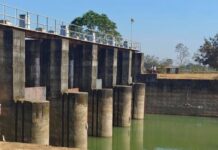सूखते हैंडपंपों के बीच फूटी अमृत धारा : सिर्री योजना से बदलेगी धमतरी के 84 गांवों की सूरत सूखते हैंडपंपों के बीच फूटी अमृत धारा : सिर्री योजना से बदलेगी धमतरी के 84 गांवों की सूरत