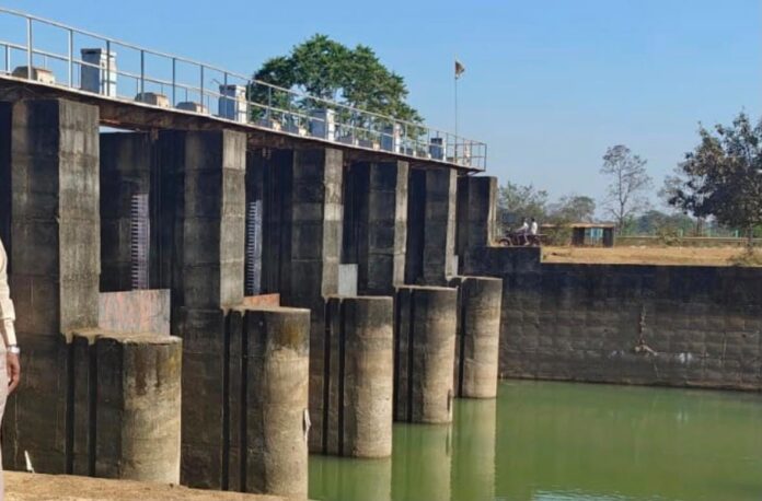 2 सूखते हैंडपंपों के बीच फूटी अमृत धारा : सिर्री योजना से बदलेगी धमतरी के 84 गांवों की सूरत