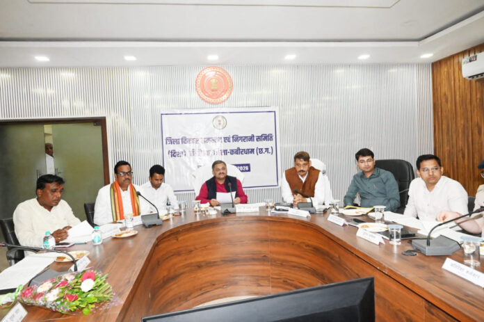 शासन की योजनाओं का हो प्रभावी क्रियान्वयन, अंतिम व्यक्ति तक पहुंचे लाभ-सांसद संतोष पाण्डेय
