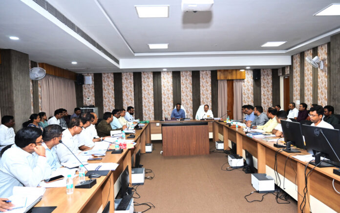 रायपुर : लोक निर्माण विभाग के सचिव ने विद्युत एवं यांत्रिकी कार्यों की समीक्षा की
