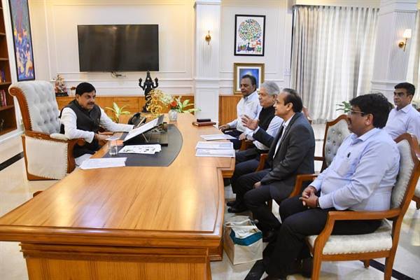 4 मुख्यमंत्री डॉ. यादव से सुजलॉन ग्रुप के सीईओ कपूर ने की भेंट
