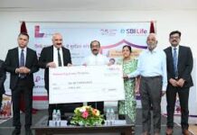 उप मुख्यमंत्री अरुण साव ने प्रधानमंत्री जीवन ज्योति बीमा योजना के पोस्टर का किया विमोचन उप मुख्यमंत्री अरुण साव ने प्रधानमंत्री जीवन ज्योति बीमा योजना के पोस्टर का किया विमोचन
