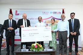 ashif उप मुख्यमंत्री अरुण साव ने प्रधानमंत्री जीवन ज्योति बीमा योजना के पोस्टर का किया विमोचन