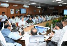 उप मुख्यमंत्री अरुण साव ने विकास कार्यों और योजनाओं के क्रियान्वयन की समीक्षा की उप मुख्यमंत्री अरुण साव ने विकास कार्यों और योजनाओं के क्रियान्वयन की समीक्षा की