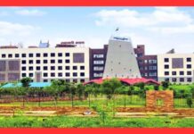 शिक्षा विभाग की तबादला सूची जारी, 700 शिक्षको के हुए ट्रांसफर, विभिन्न कारणों से 400 नाम रुके…चरण में ऑनलाइन तबादले की तैयारी पर भी मंथन रायपुर : शिक्षा विभाग की तबादला सूची जारी, 700 शिक्षको के हुए ट्रांसफर, विभिन्न कारणों से 400 नाम रुके