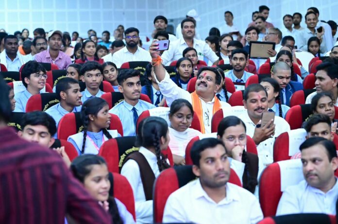 कवर्धा की प्रतिभा एक दिन बनेगी देश का गौरव -उपमुख्यमंत्री विजय शर्मा