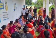 मदनपुर में चूड़ी बनाने का हुनर सीख रहीं 200 से अधिक महिलाएं मदनपुर में चूड़ी बनाने का हुनर सीख रहीं 200 से अधिक महिलाएं