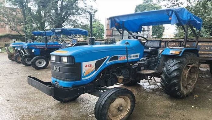 सीएम हेल्पलाइन की शिकायत पर त्वरित कार्रवाई, अवैध रेत-गिट्टी परिवहन में 8 ट्रैक्टर जब्त