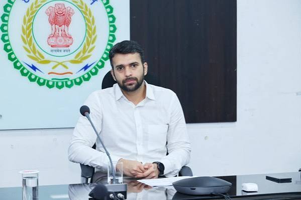 ashif copy रायगढ़ : बारिश थमते ही रफ्तार पकड़ेंगे निर्माण कार्य, जून तक पूरा करने कलेक्टर ने तय की समय-सीमा