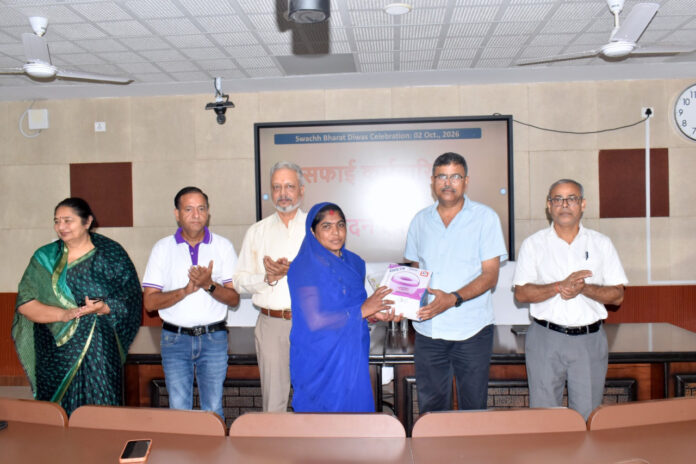 एनआईबीएसएम में गांधी जयंती पर स्वच्छता पखवाड़े का समापन एवं सफाई मित्रों का सम्मान