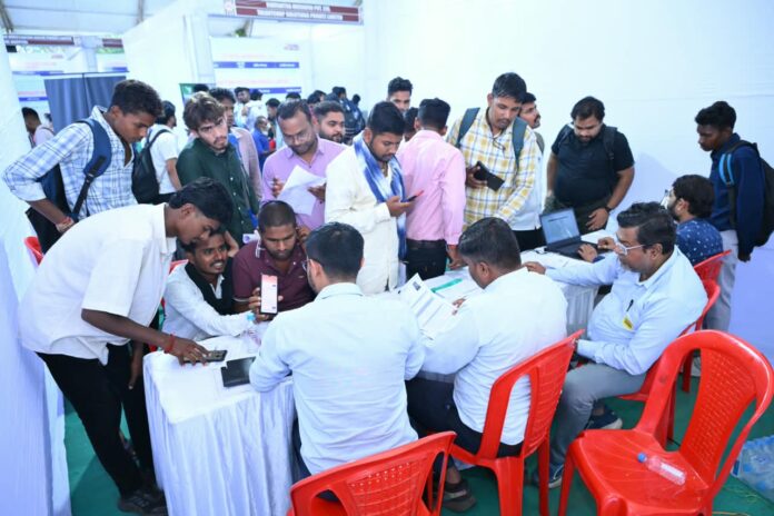 2 राज्य स्तरीय रोजगार मेले के पहले दिन 5,018 प्रतिभागियों ने कराया पंजीयन