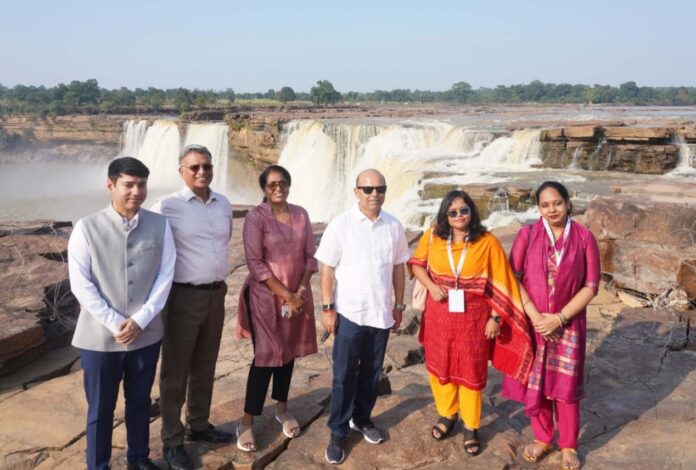 चित्रकोट की खूबसूरती और बस्तर की लोक-संस्कृति ने मोहा देशभर से आए अधिकारियों का मन